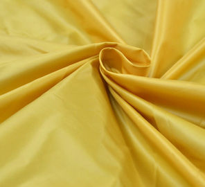 Çin Konfeksiyon Altın Tafta Kumaş,% 100 Polyester PU / PA Kaplamalı Polyester Tafta Tedarikçi