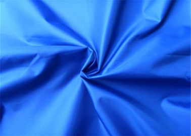 Çin Mavi Polyester Dokuma Kumaş 190T İplik Sayısı Tafta Rahat El Hissedin Tedarikçi
