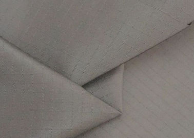 Çin Pürüzsüz Yüzey Desenli Tafta Kumaş, Bahçesinde 300T Polyester Kumaş Tedarikçi